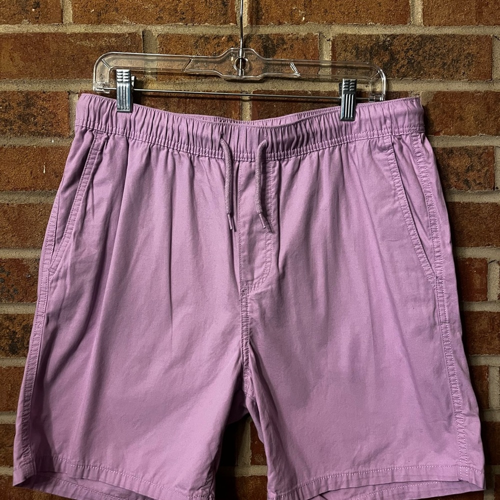 H&M Men M Regular Fit Mid Length Pull On Drawstring Lavender Chino Shorts NWOT